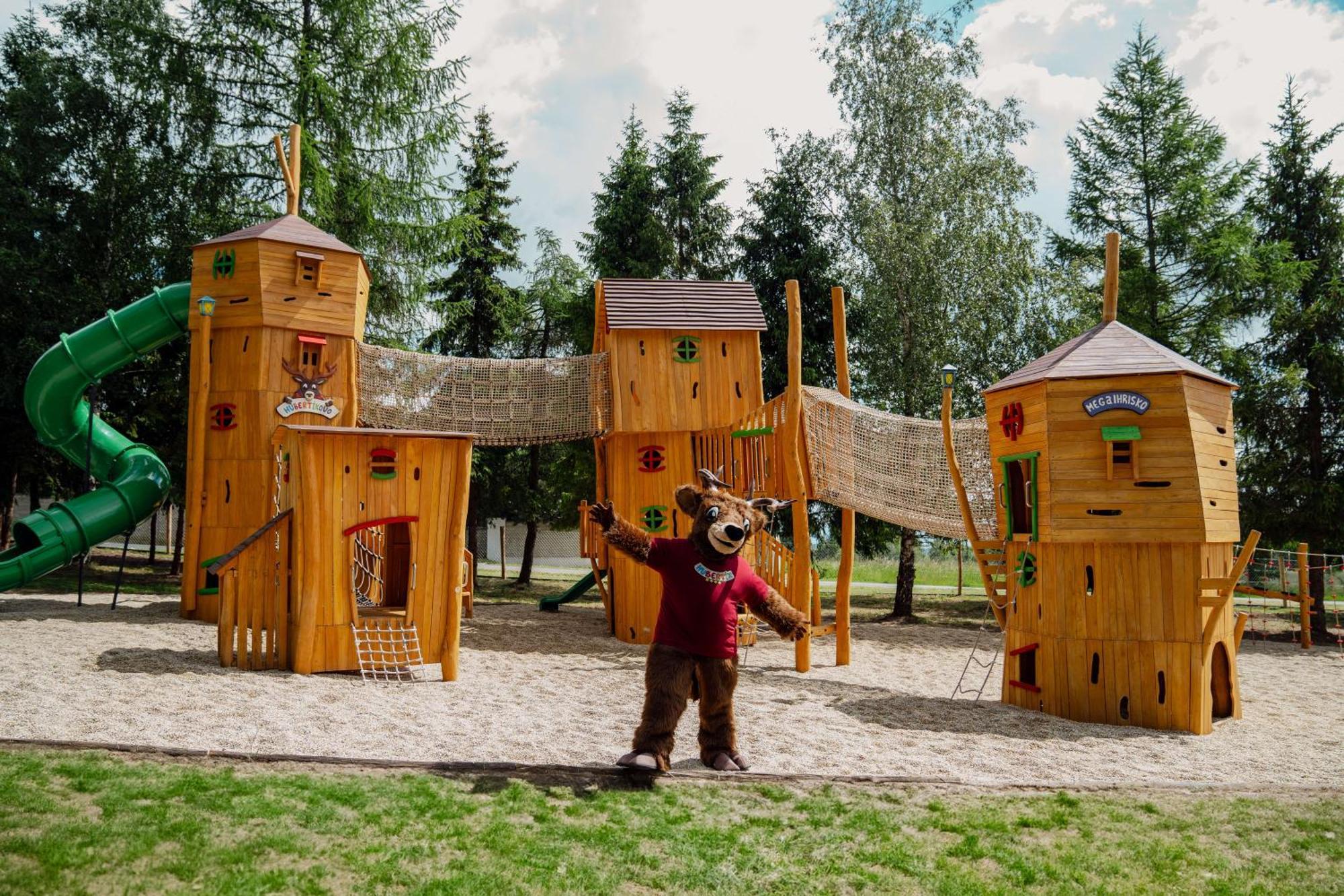 Rodinny Hotel Hubert High Tatras Vysoké Tatry エクステリア 写真