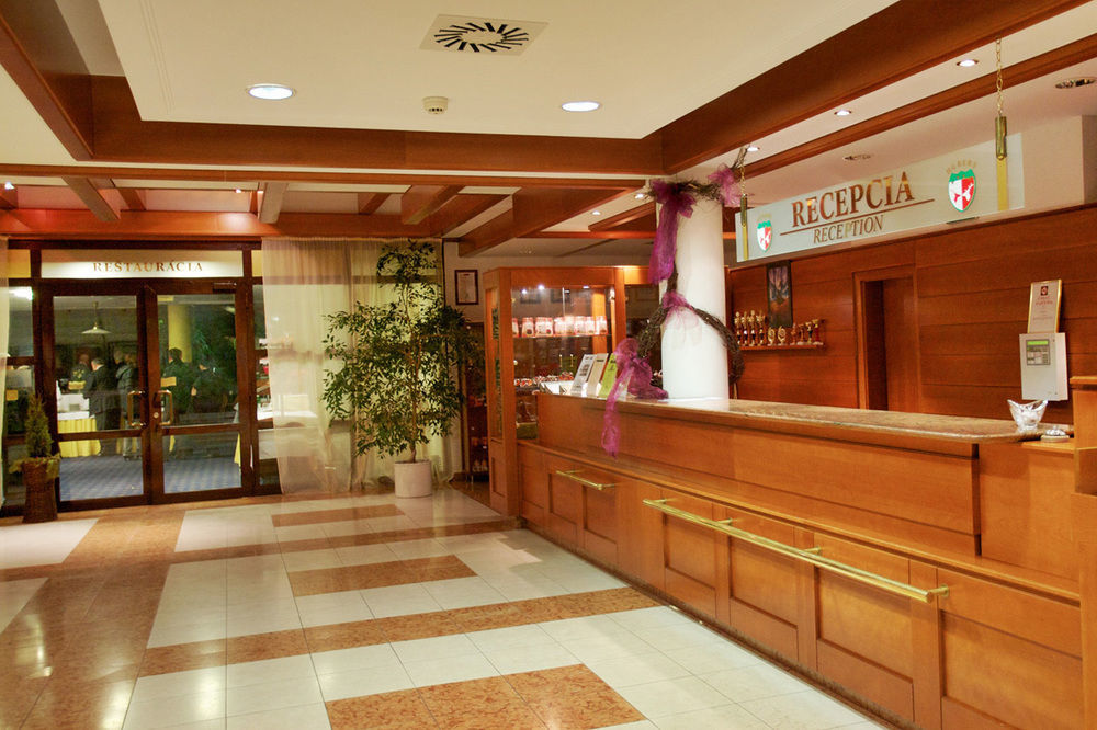 Rodinny Hotel Hubert High Tatras Vysoké Tatry エクステリア 写真