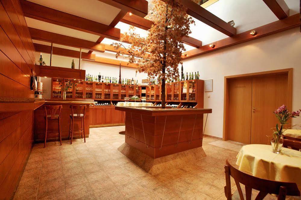 Rodinny Hotel Hubert High Tatras Vysoké Tatry エクステリア 写真