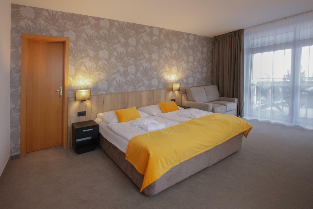 Rodinny Hotel Hubert High Tatras Vysoké Tatry エクステリア 写真
